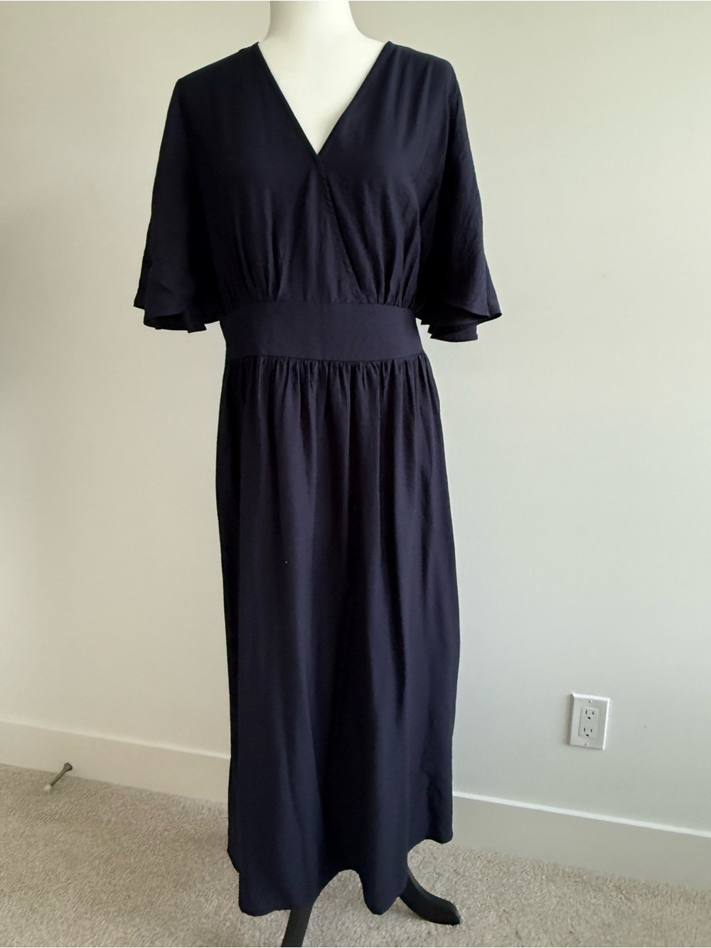 KAFFE NWT Classic Navy V-Neck Maxi Dress with Flutter Sleeves